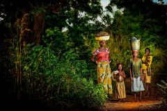 Antonio_Aragon_Renuncio_Harvest-Family.
