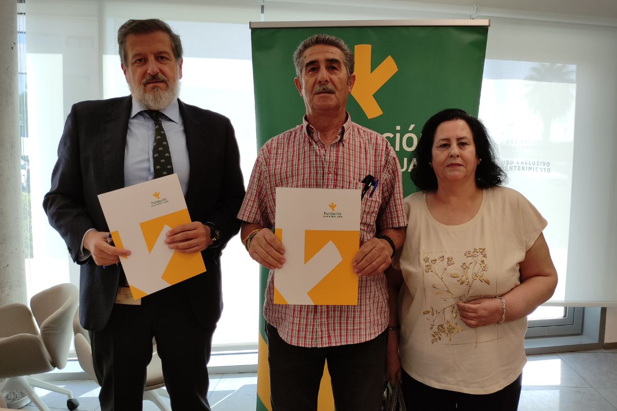 Firma convenio Fundación Caja Rural de Jaén y CDC Disminusport Linares