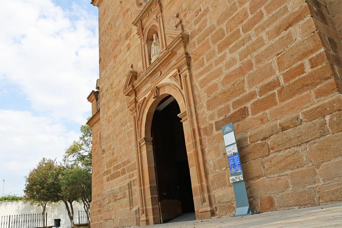 restauracion portada santuario virgen linarejos linares