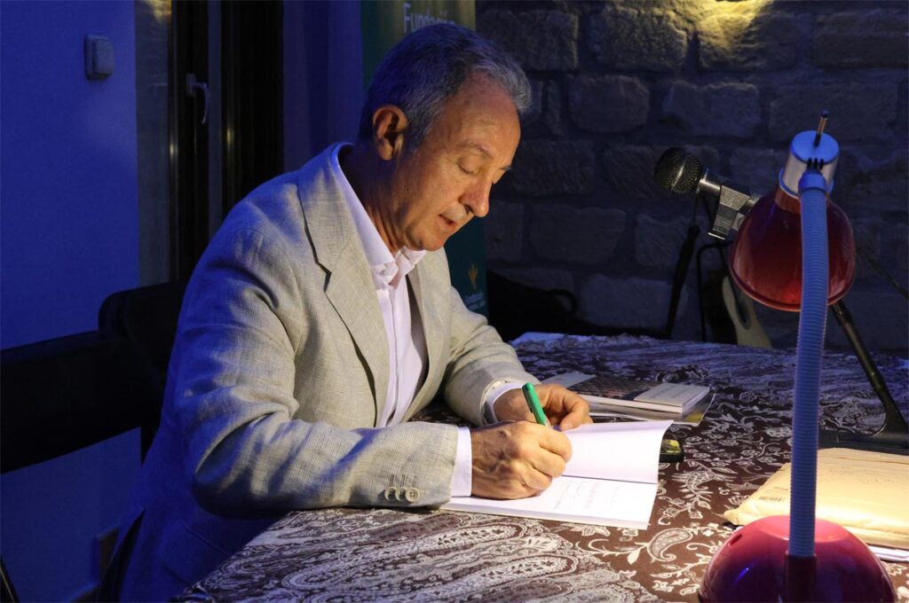 presentacion libro antes de que me vaya baeza