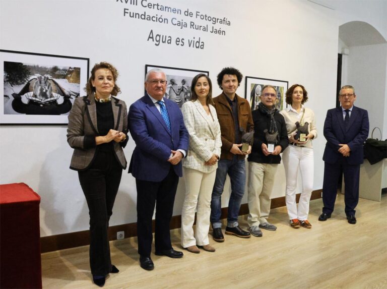 entrega premios XVIII Concurso fotografía fundacion caja rural jaen